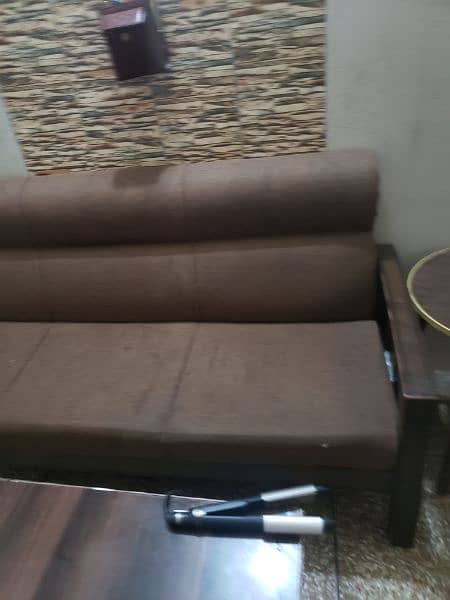 sofa set urgent sale only 6month used pure wood 1