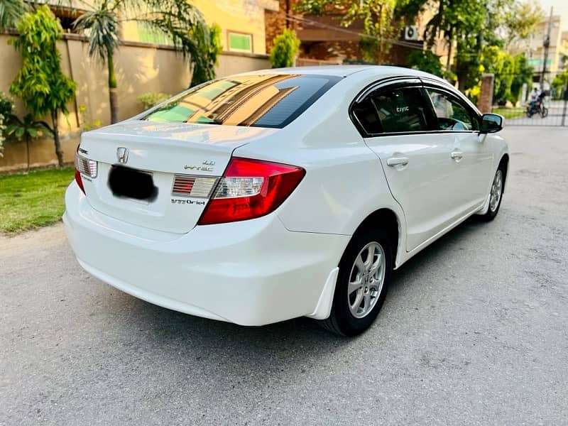 HONDA CIVIC ORIEL PROSMATIC 2015 Model immaculate condition 3