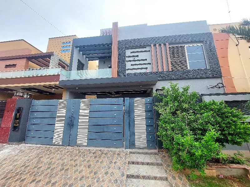 10 Marla Modern Used Owner Build House For Sale 0