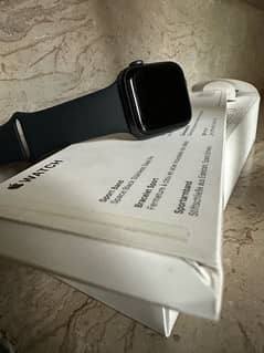 Apple Watch Series 5 44mm 80% health complete box