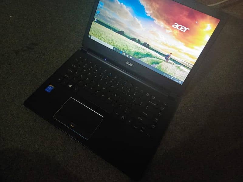 Acer travelmate P core i5 5th gen in brand new conditions 1