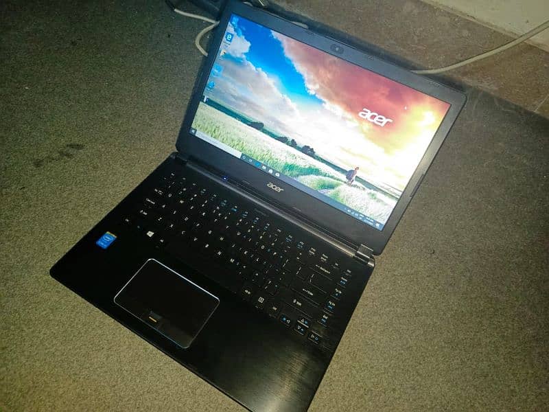 Acer travelmate P core i5 5th gen in brand new conditions 3