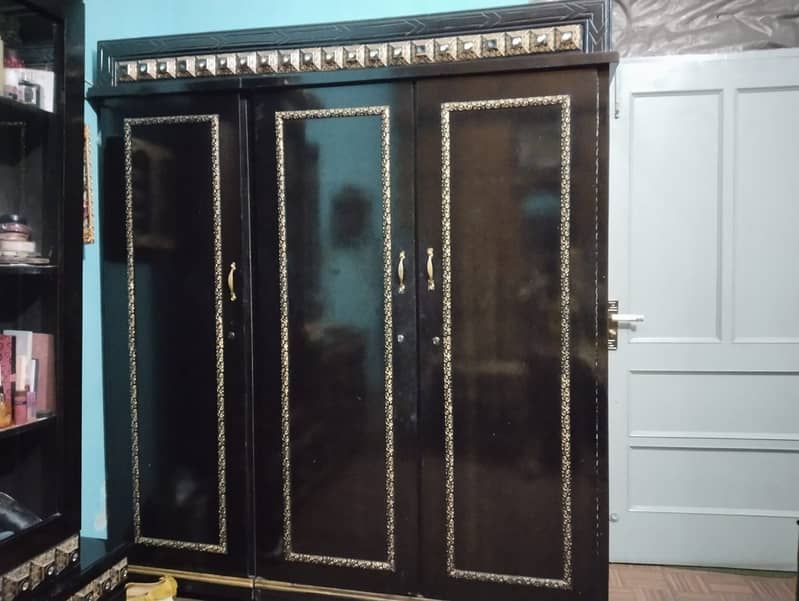 Wooden Wardrobe Cupboard - High-Quality Storage Home Furniture 2