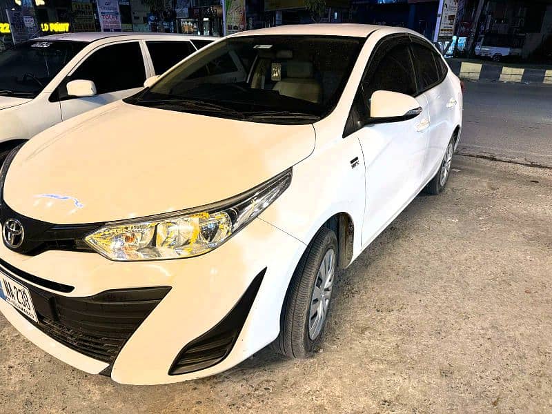 Toyota  Yaris  2022/23 GLI CVT 1.3 AUTOMATIC 14