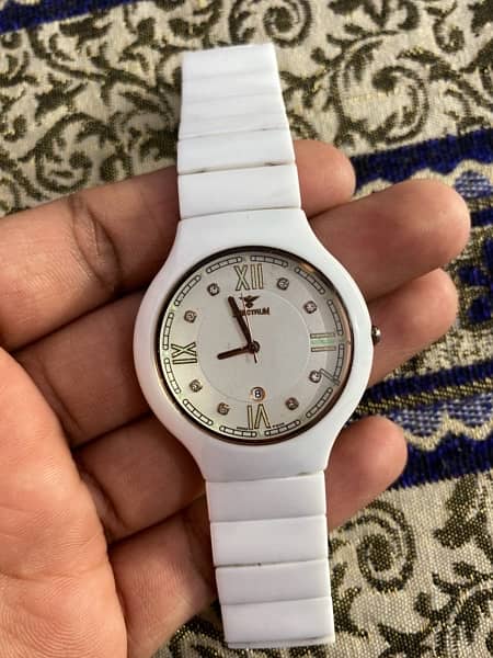 Spectrum watch pure white without any scratch real white stone urgent 0