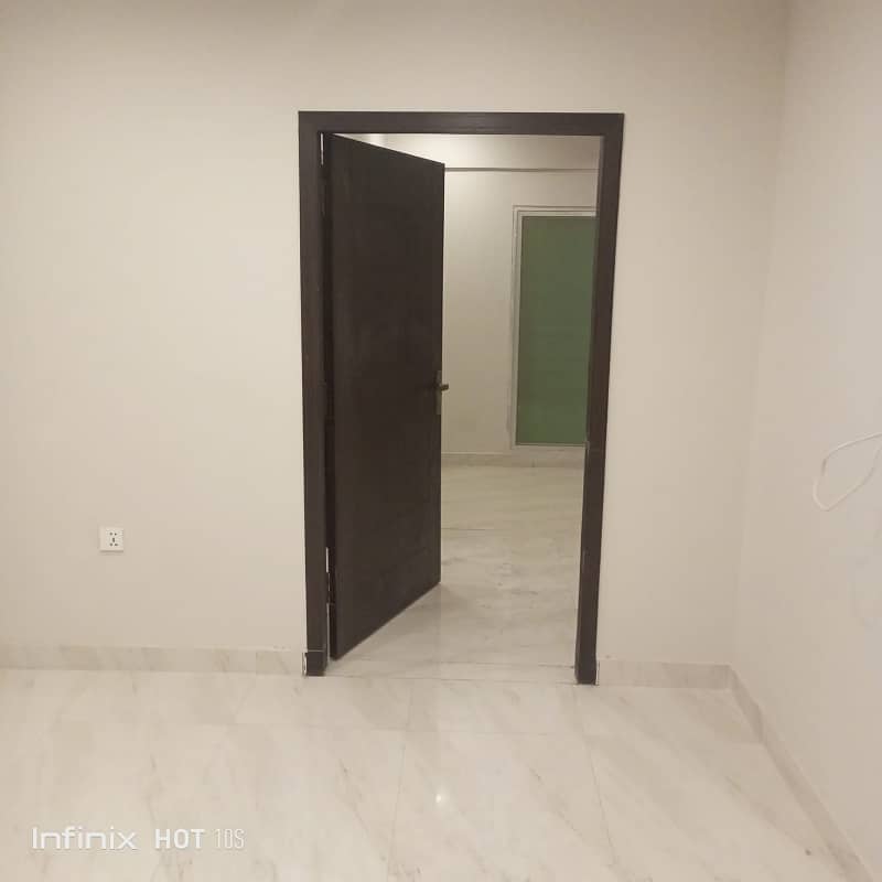 Brand New 2 Bed Flat For Sale In Bahria Town Lahore 4