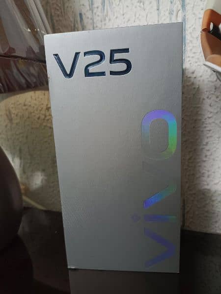 v25 vivo brand new 6