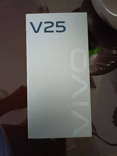 v25 vivo brand new 17