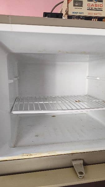 Fridge for sale in good condition 2