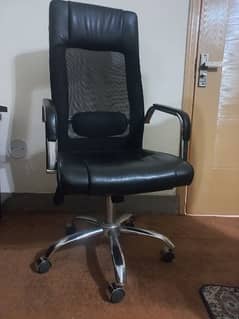 Revloving and moving chair available for sale