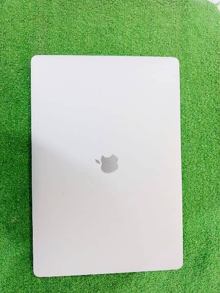 Apple MacBook Pro 2016 To 2019 16/512GB Core i7 10/10 Condition 4
