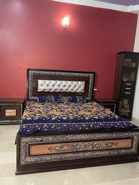 Bed room set with all accessories 6