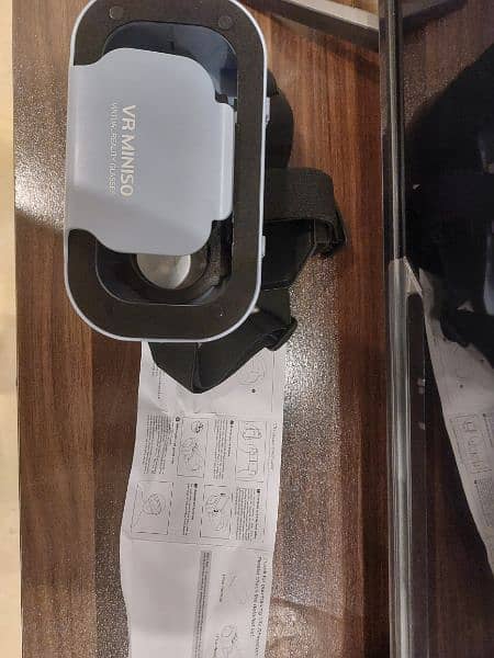 Box pack Miniso Virtual Reality (VR) glasses 3