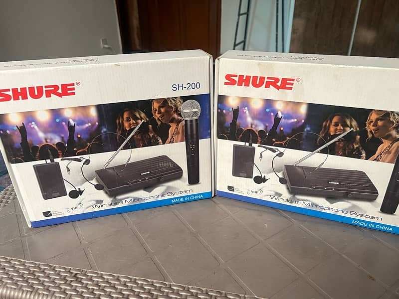 2 Shure Sh 200 wireless microphone system 1