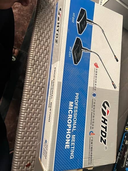 2 Shure Sh 200 wireless microphone system 4