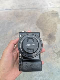 Sony a6000 Mirrorless Camera (Excellent Condition )