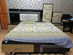 king size bed set /dressing table for sell