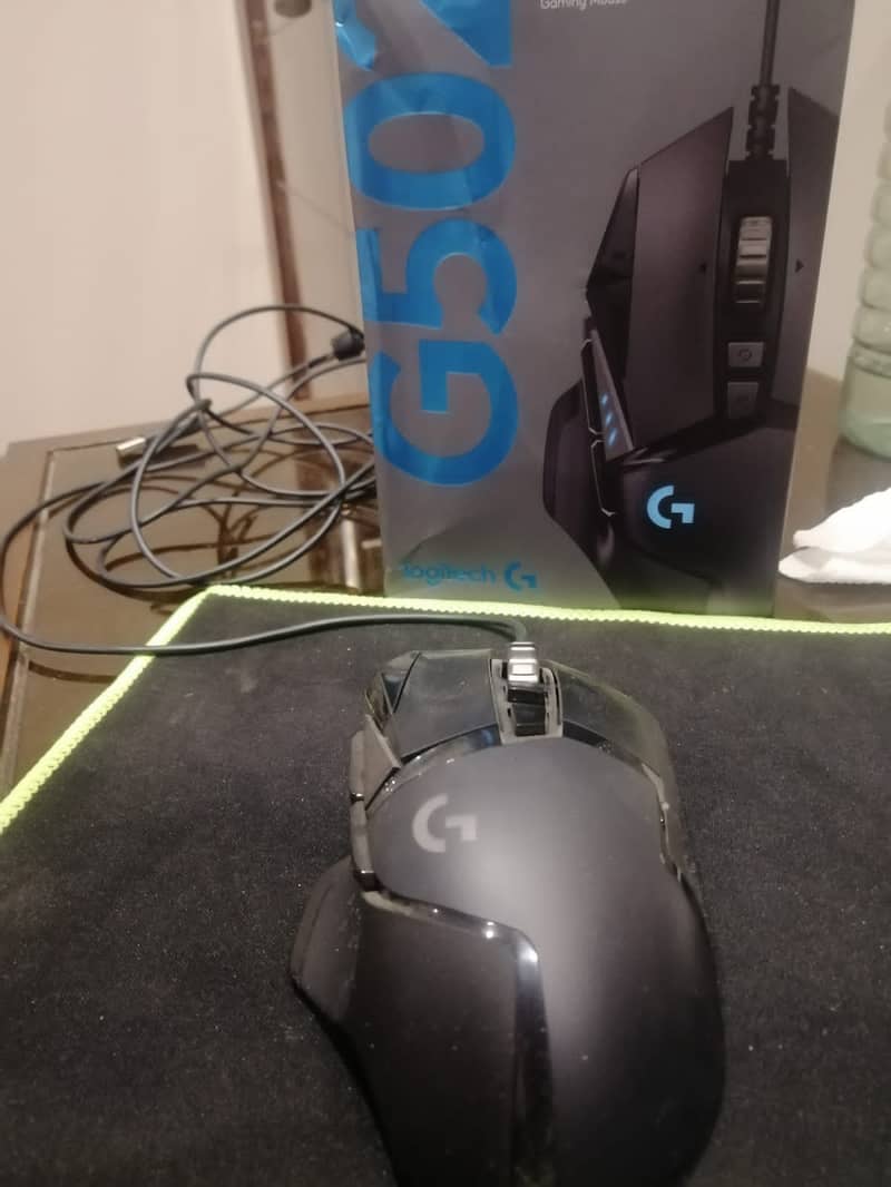 Logitech G502 HERO High Performance Gaming Mouse 2