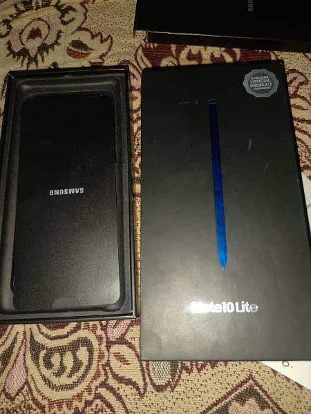 Samsung Galaxy Note 10 lite with original box charger 0