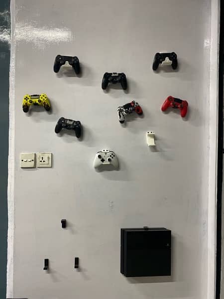 ps4 original and copy controllers 1