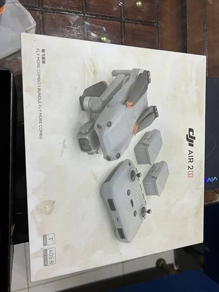 DJI Drone AirS2 For sale home used like new confition except battries. 5