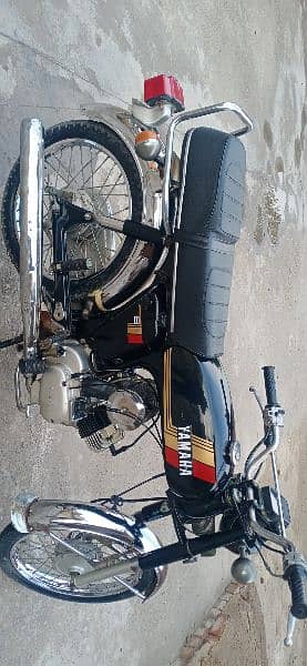 yamaha 80cc totaly janian condition call or whatsapp no 03415155214 3