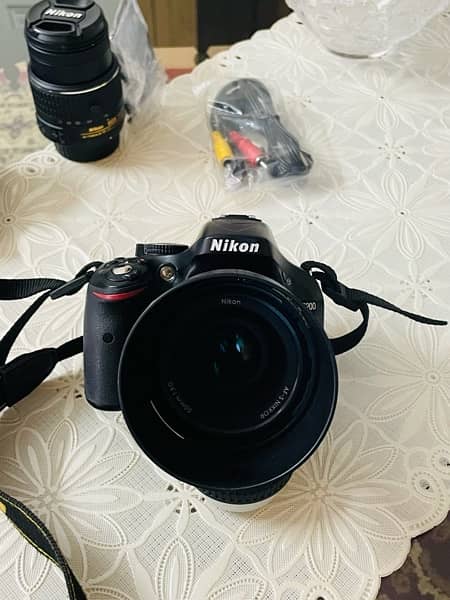 Nikon D5200 with complete box 10/10 6