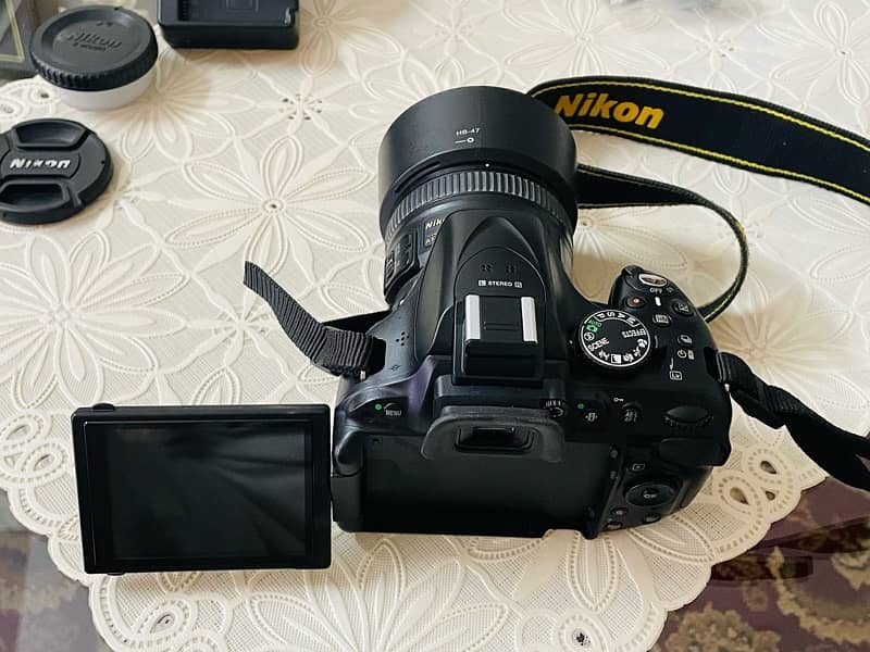 Nikon D5200 with complete box 10/10 8