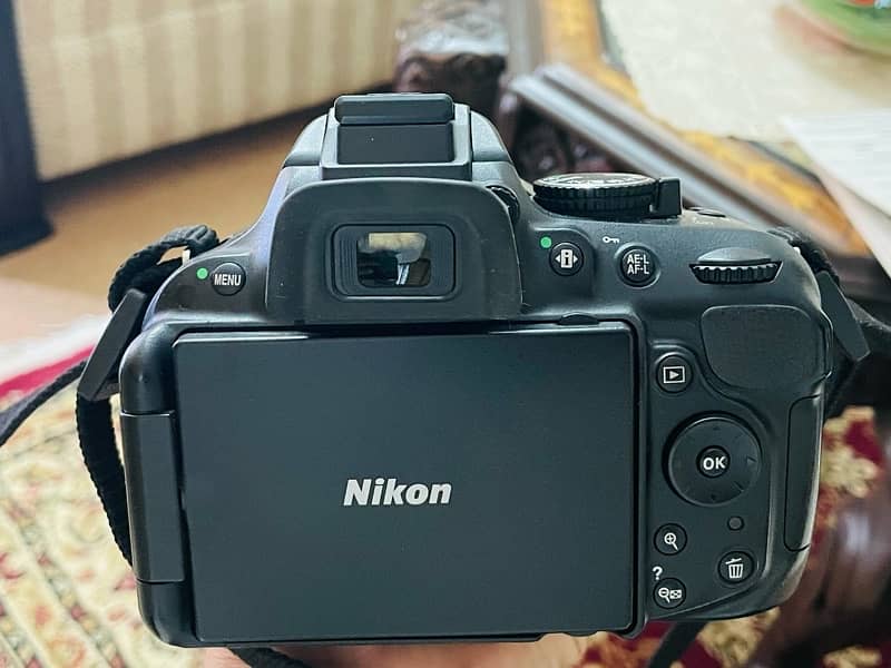 Nikon D5200 with complete box 10/10 10
