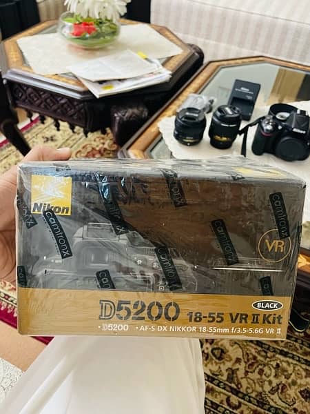Nikon D5200 with complete box 10/10 12