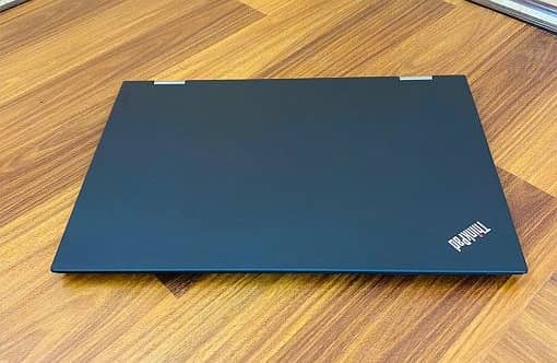ThinkPad Lenovo x1 yoga Core i7 7th Generation black and silver 2