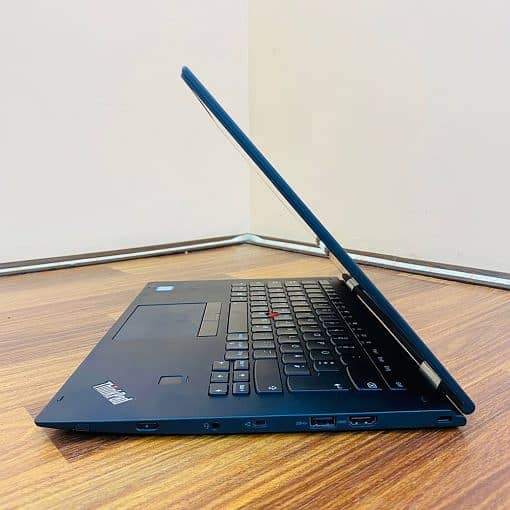 ThinkPad Lenovo x1 yoga Core i7 7th Generation black and silver 6