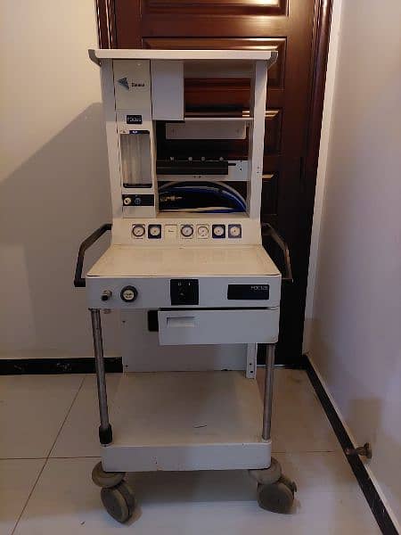 anaesthesia machine slightly used in good condition. 0