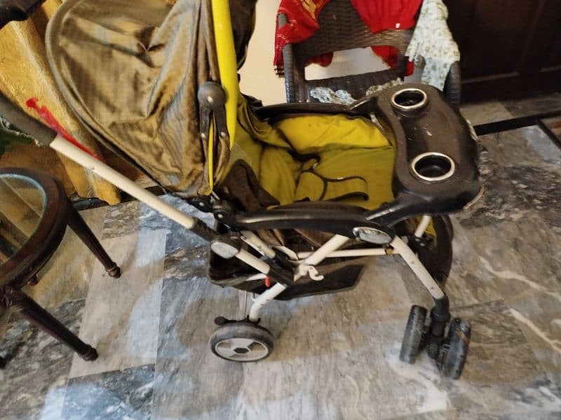 Big PRAM stroller in v good condition 3