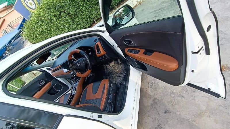 vezel Z , orange interior. 2015 model , 2019 import 2020 reg 3