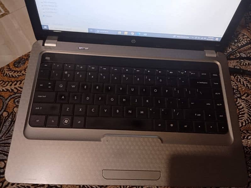 Hp Laptop available 10 by 10 condition 4