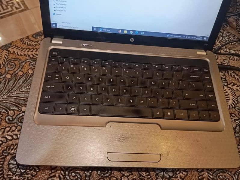 Hp Laptop available 10 by 10 condition 6