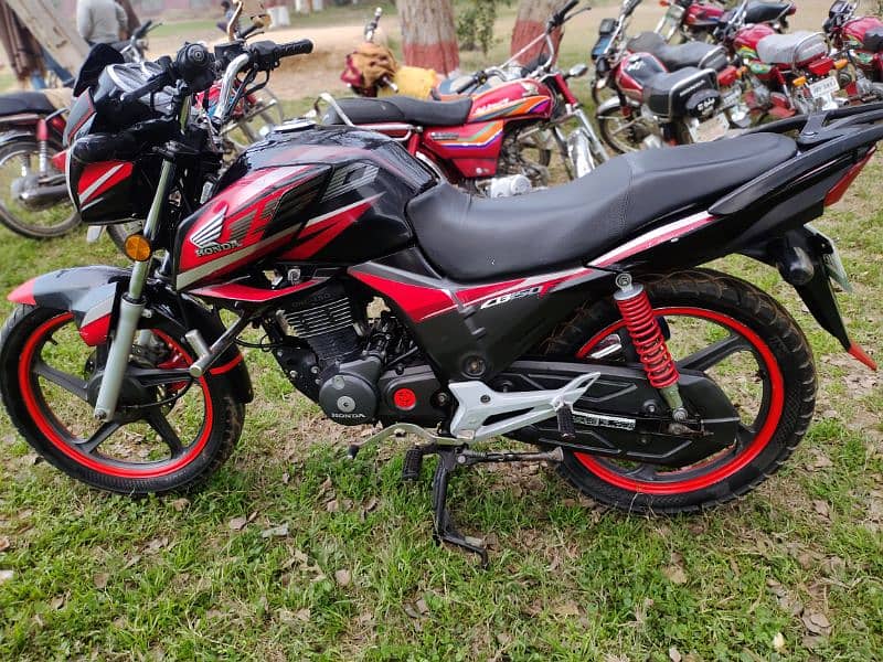 Honda Cb150 f 2018 model Exchange with suzki 2