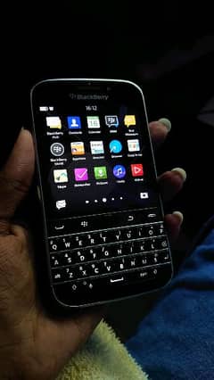 blackberry Q20 classic PTA approved My WhatsApp number 03414863497