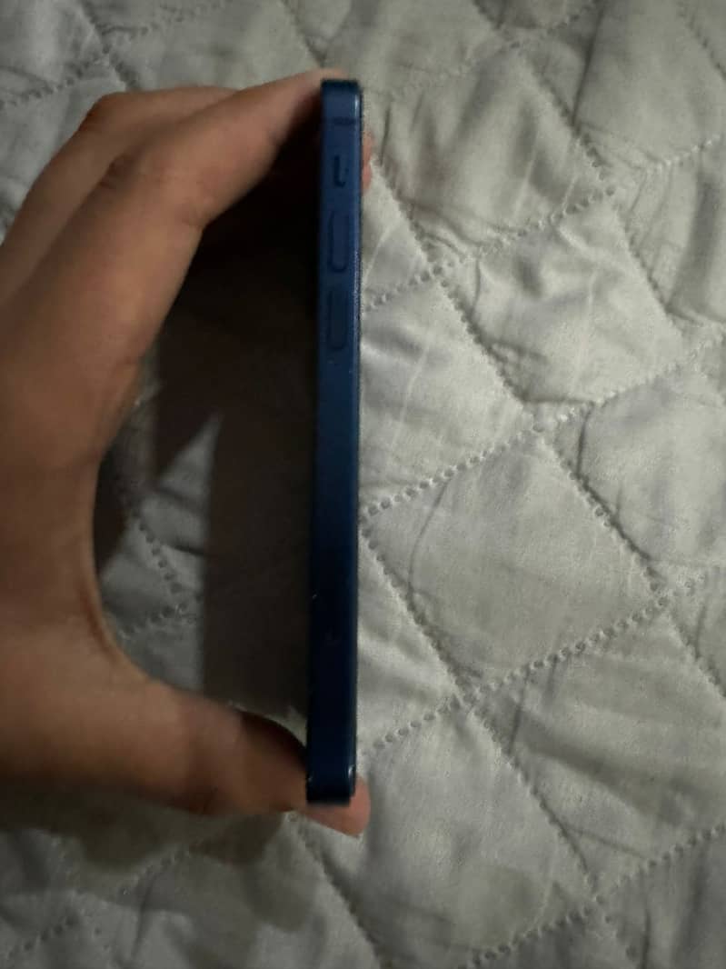 iphone 12 mini  blue 256 gb 10/10 bettery health 83  water pack 7