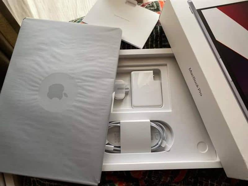 Apple MacBook Pro M1 Apple MacBook air M1 core i7 i5 2