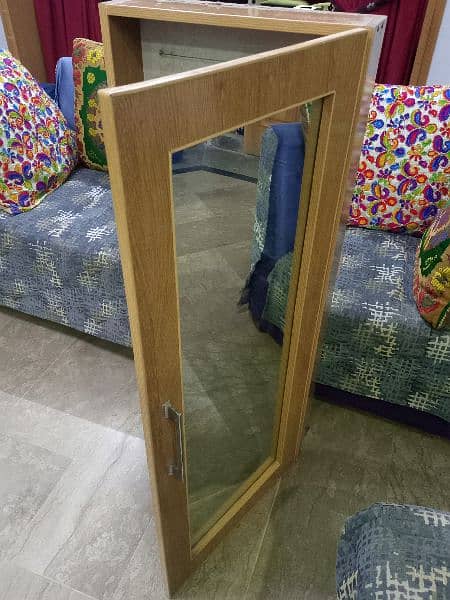 Dressing mirror with cupboard 4