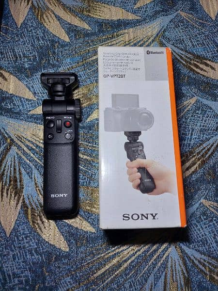 Sony Zv-e10 with extra accessories 9