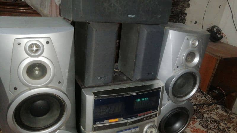 I am selling my sound system 2