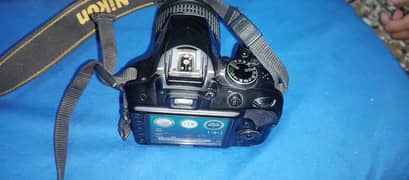 DSLR D3300 nikkon with lens and box