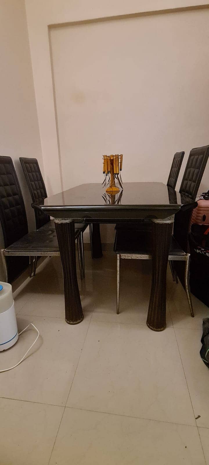 4 seater dining table for sale 1