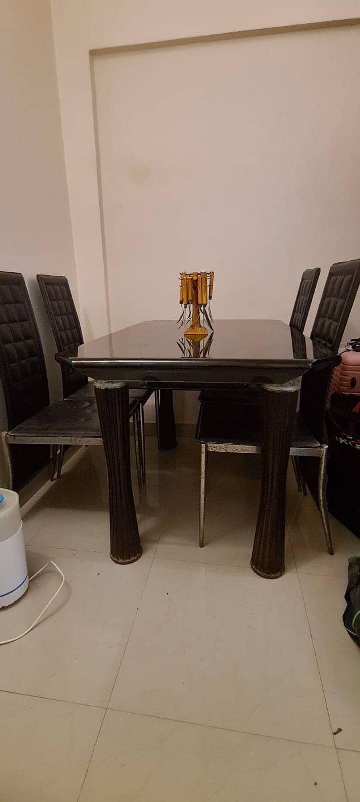 4 seater dining table for sale 2