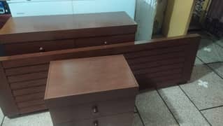 king size bed with 2 said tabel dressing tabel