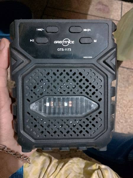 speaker is used 100% real 1