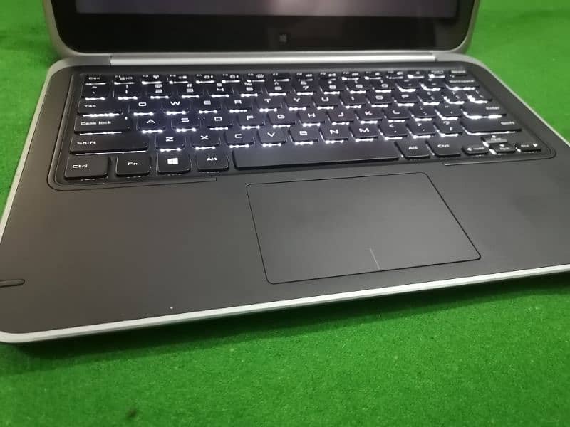 Dell xps 12 i7 4th gen with touch screen 7